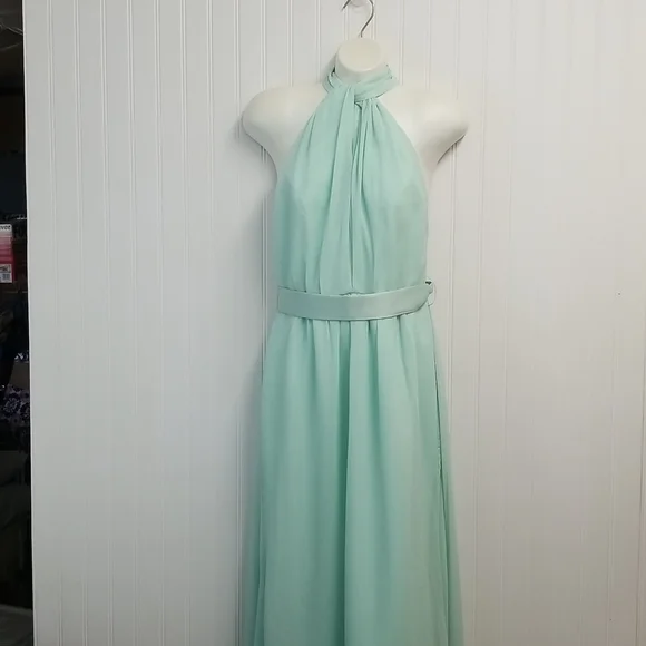 White Vera Wang Dresses | Euc Vera Wang Formal Long Soft Mint Green Bridal Prom Dress | Color: Green | Size: 4 | Wbucklesmail's Closet